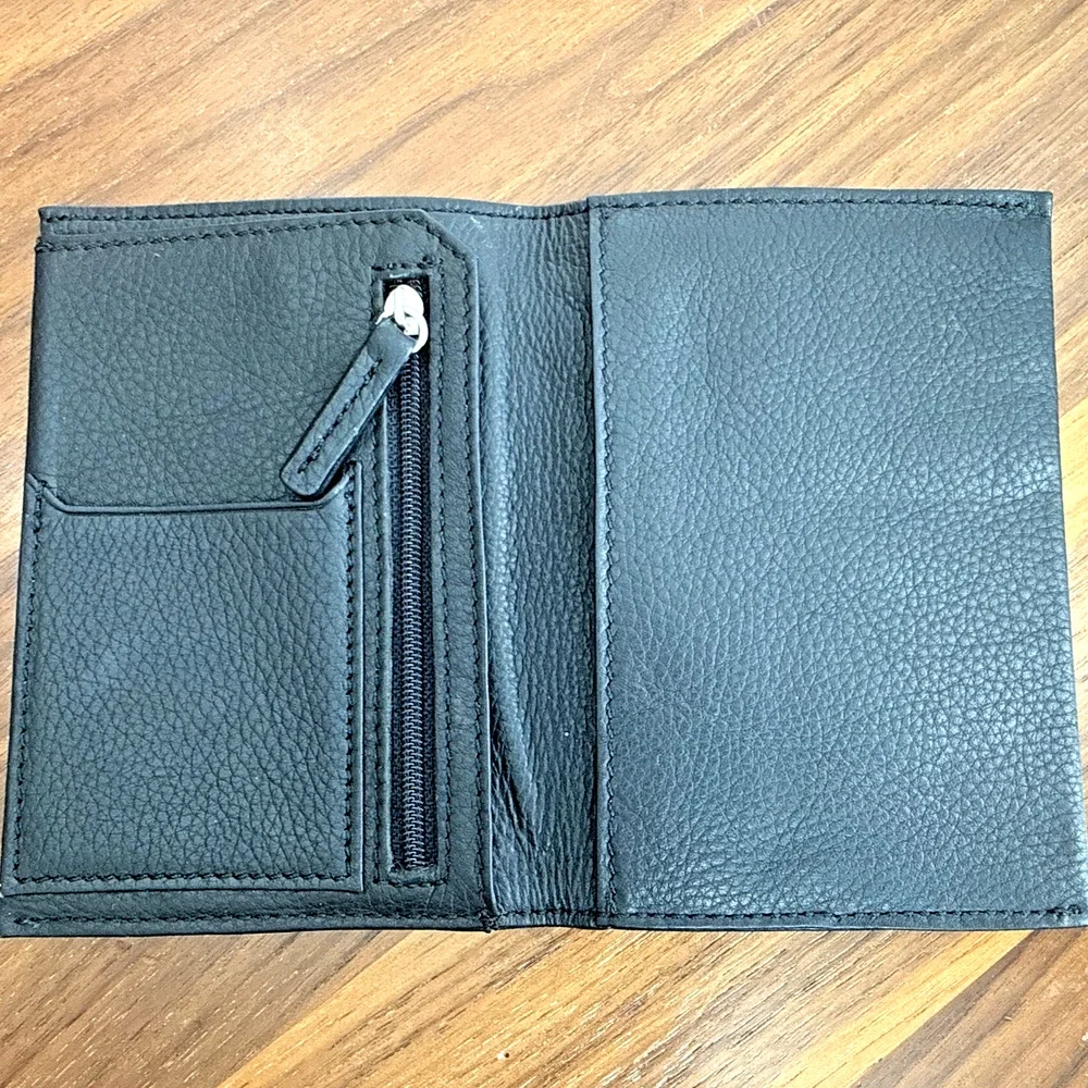 Kenneth Cole Reaction Men's Black Genuine Pebbled Leather Passport Wallet